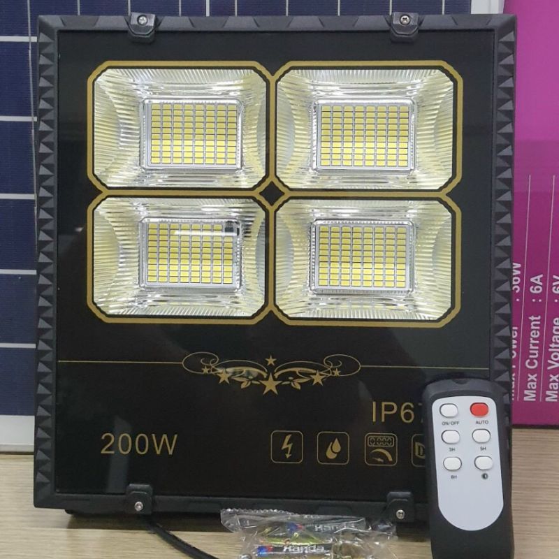 Đèn pha kim cương D200W1 năng lượng mặt trời 200W