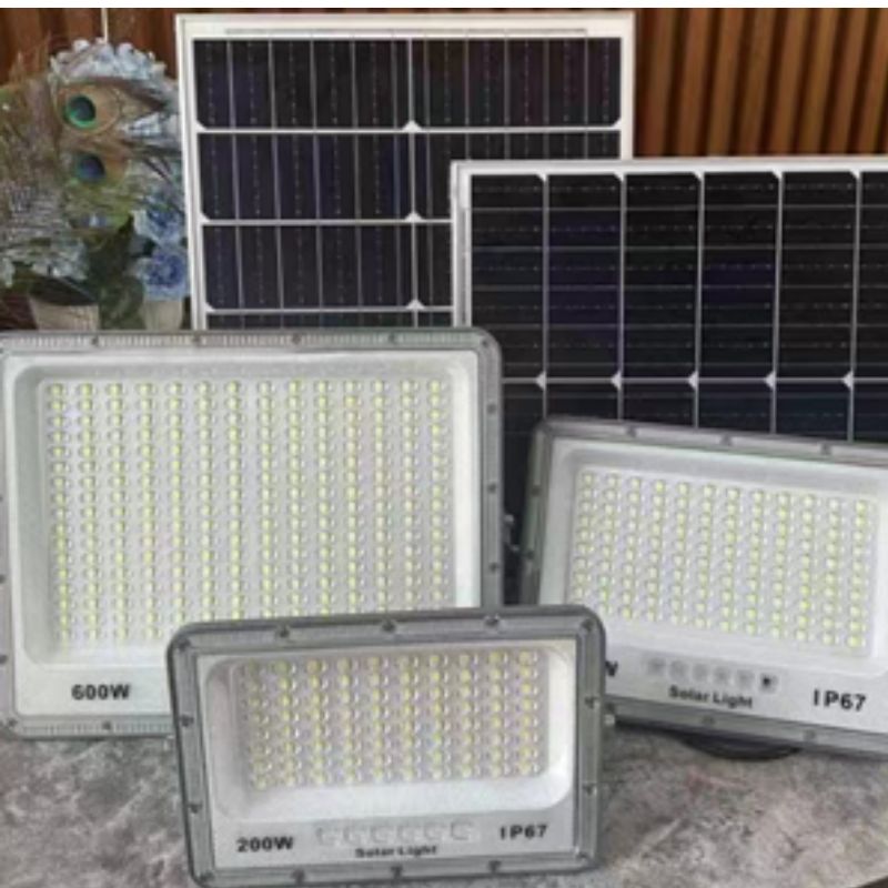 Đèn pha mắt ngọc D200W3 năng lượng mặt trời 200W