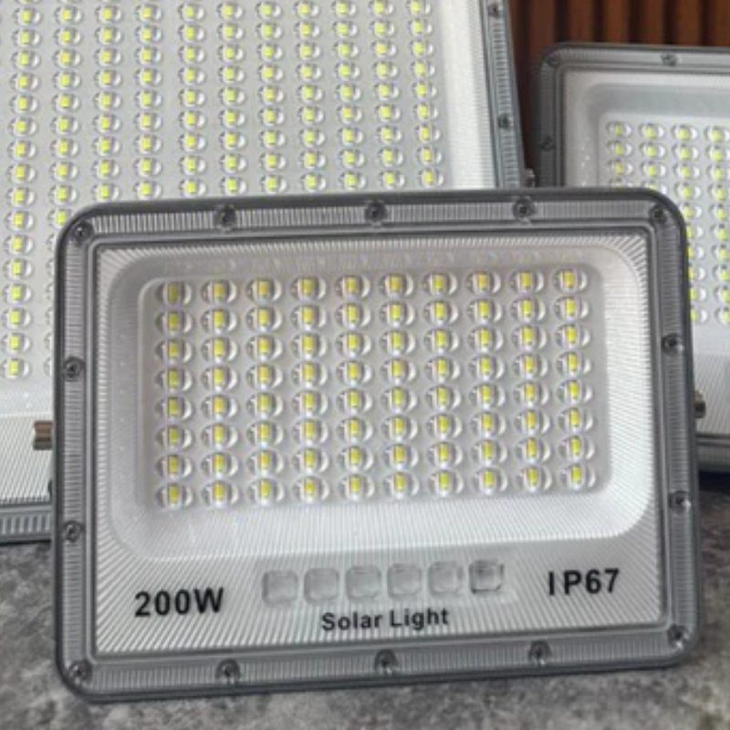 Đèn pha mắt ngọc D200W3 năng lượng mặt trời 200W