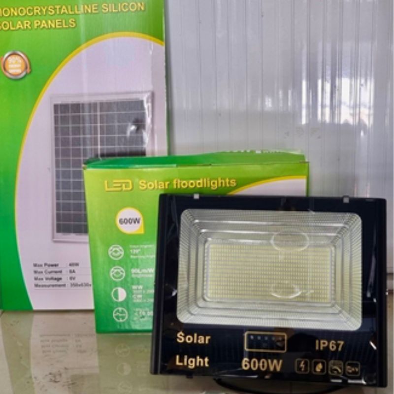 Đèn pha vuông nhôm DBS600W năng lượng mặt trời 600W