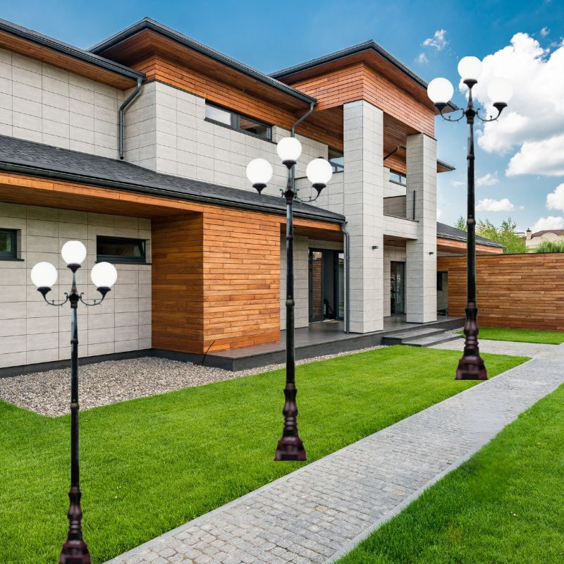 Toàn cảnh đèn trụ sân vườn CT59 tại showroom Đèn Sài Gòn lựa chọn tối ưu cho sân vườn và khu đô thị.