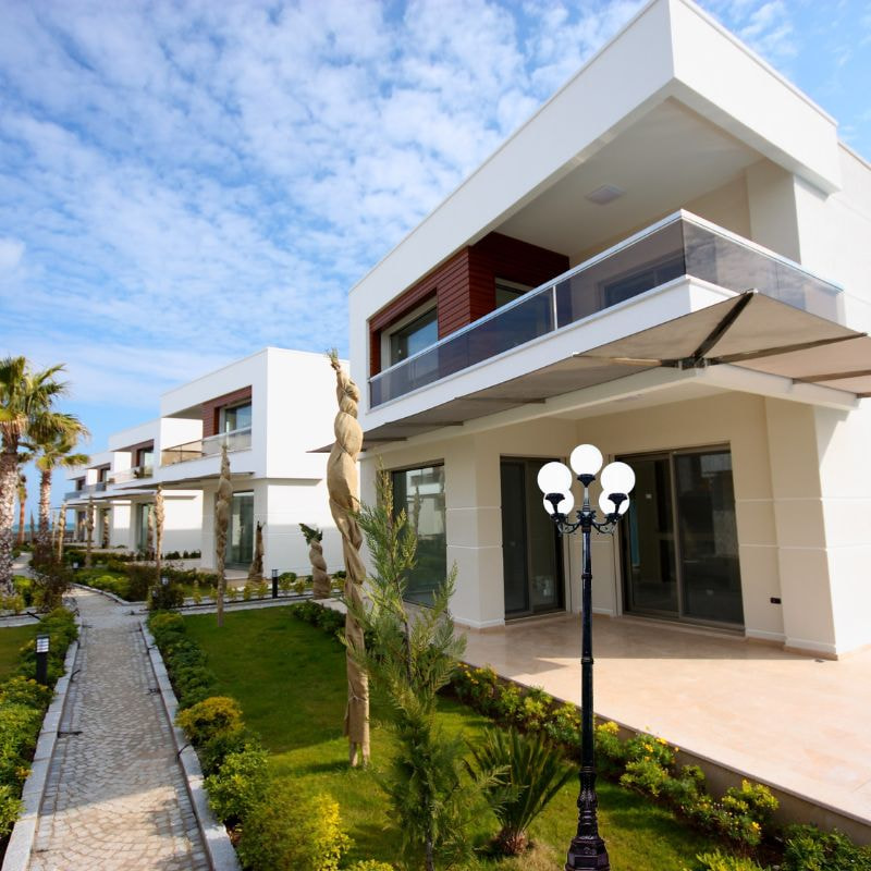 Hệ thống điều khiển sáu chế độ của đèn trụ sân vườn CT61 giúp điều chỉnh ánh sáng linh hoạt theo từng thời điểm trong ngày
